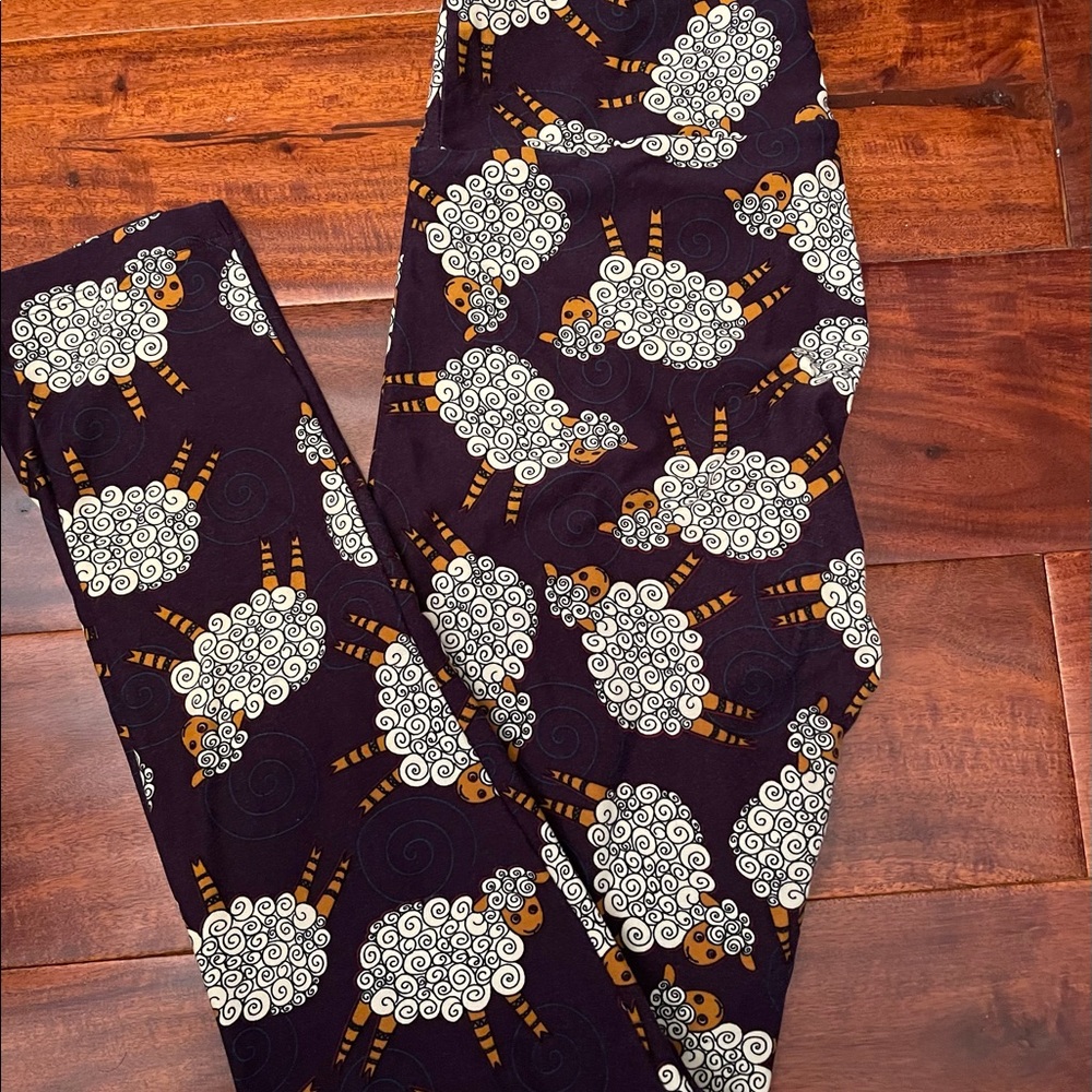Super cute sheep leggings
